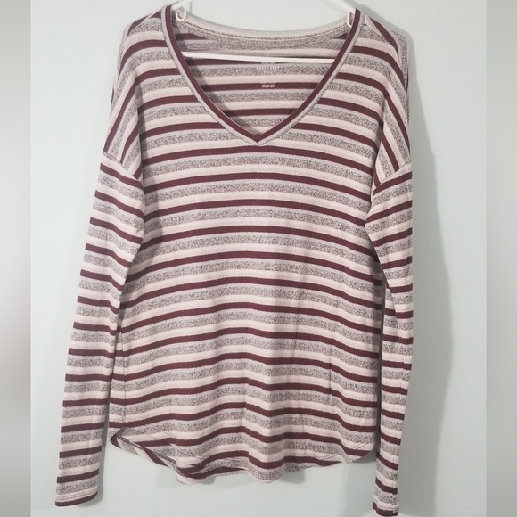 American Eagle Soft and Sexy Plush Long Sleeve V-Neck Striped Sweater. Size L. - Picture 1 of 5